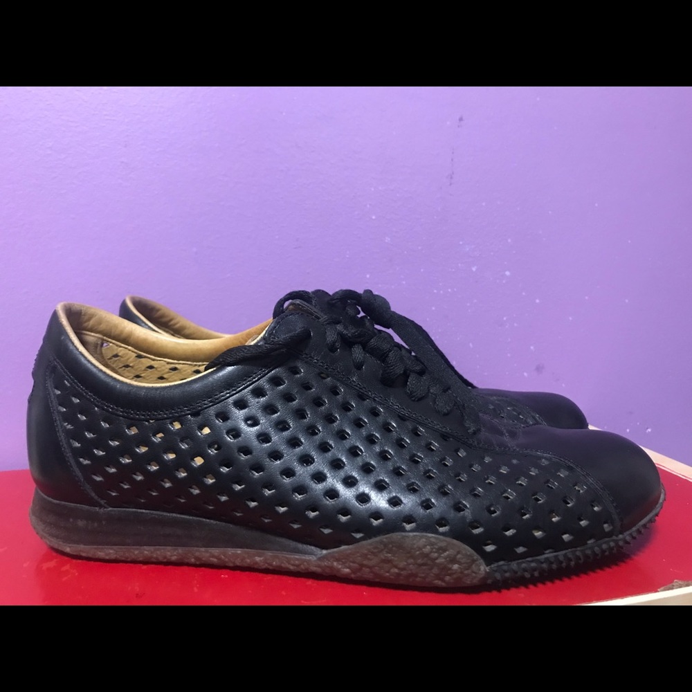 FIRE AUTHENTIC BALLY BALLG BLK LEATHER PERFORATED LACE UP PREOWNED BARLEY WORN